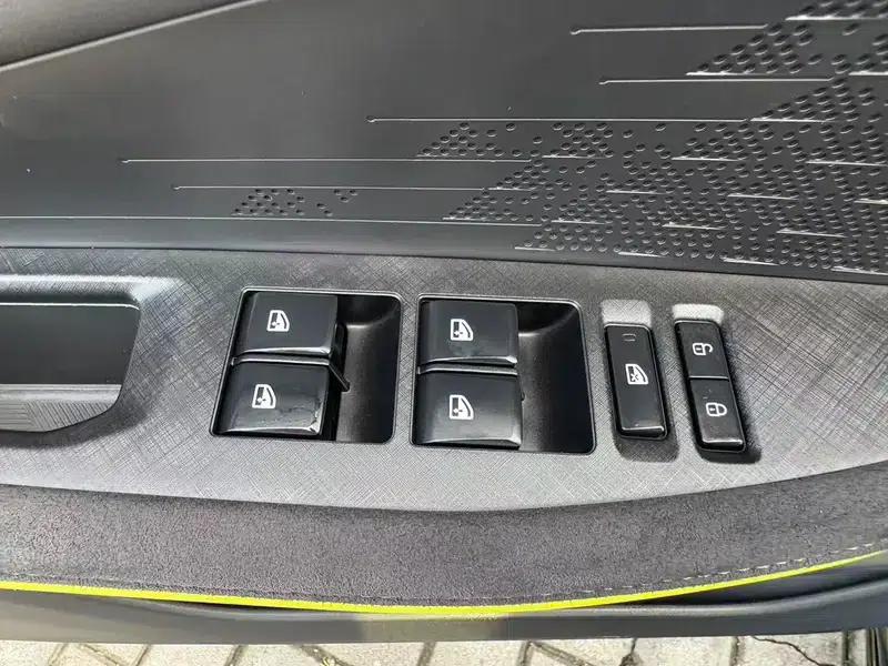 Changan UNI-V 2022 1.5T Sport Edition — миниатюра 25