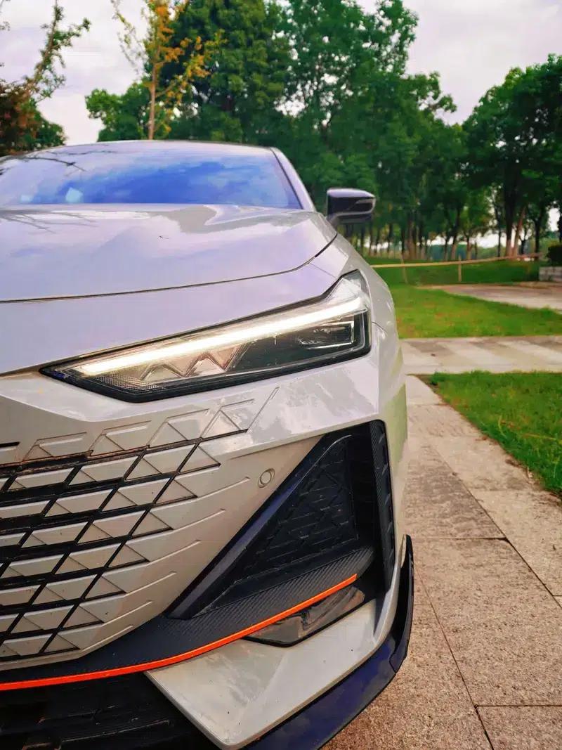 Changan UNI-V 2023 1.5T Sport Edition — миниатюра 8