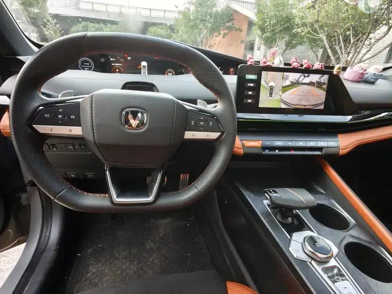 Changan UNI-V 2023 1.5T Sport Edition — миниатюра 10
