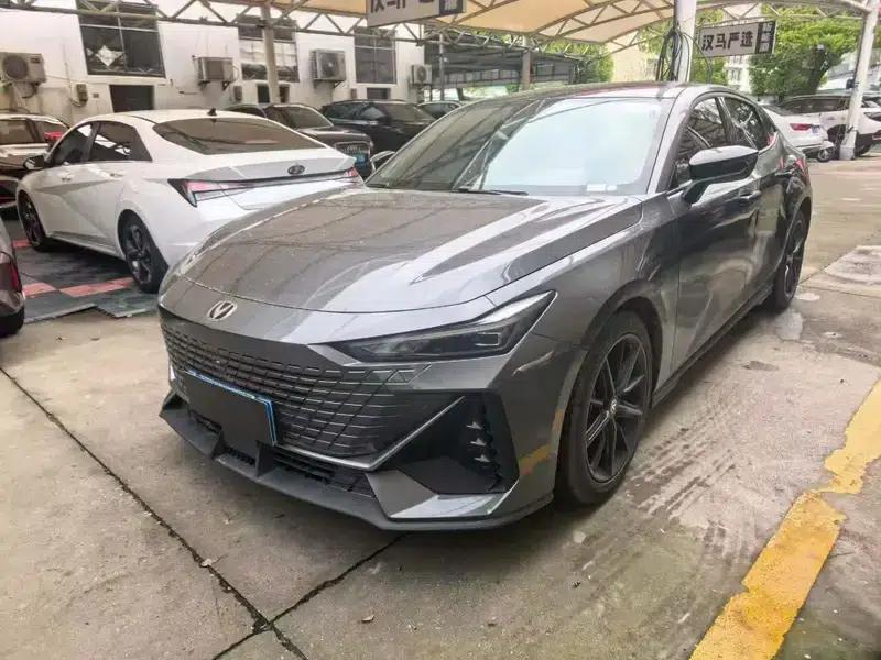 Changan UNI-V 2022 1.5T Premium Edition — миниатюра 1