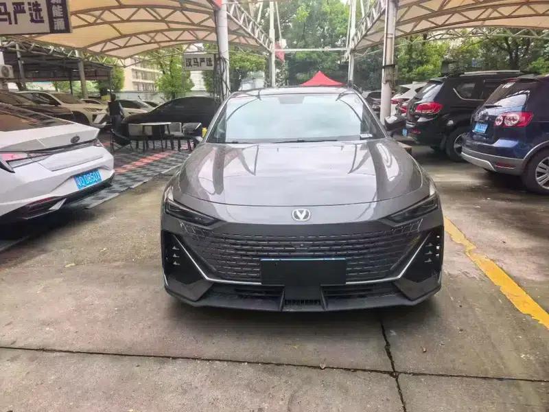 Changan UNI-V 2022 1.5T Premium Edition — миниатюра 2
