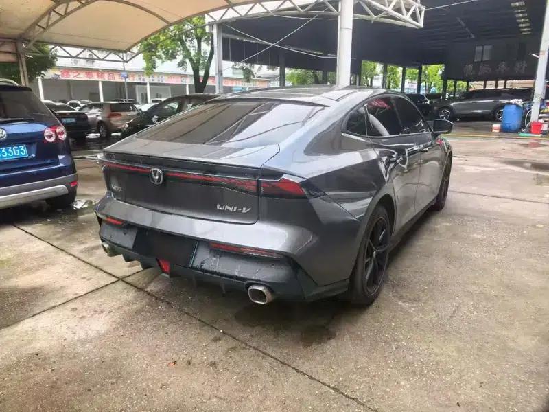 Changan UNI-V 2022 1.5T Premium Edition — миниатюра 6