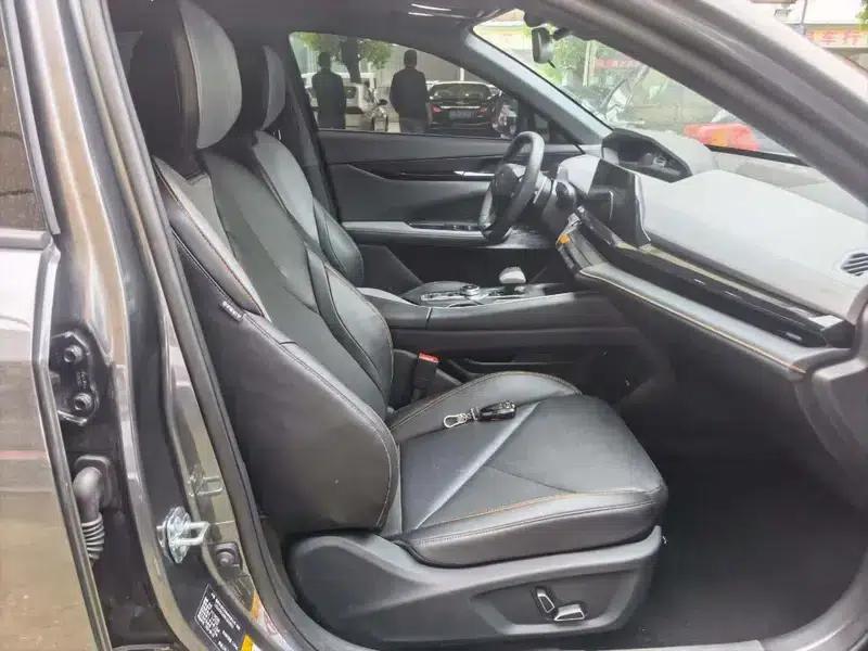 Changan UNI-V 2022 1.5T Premium Edition — миниатюра 8