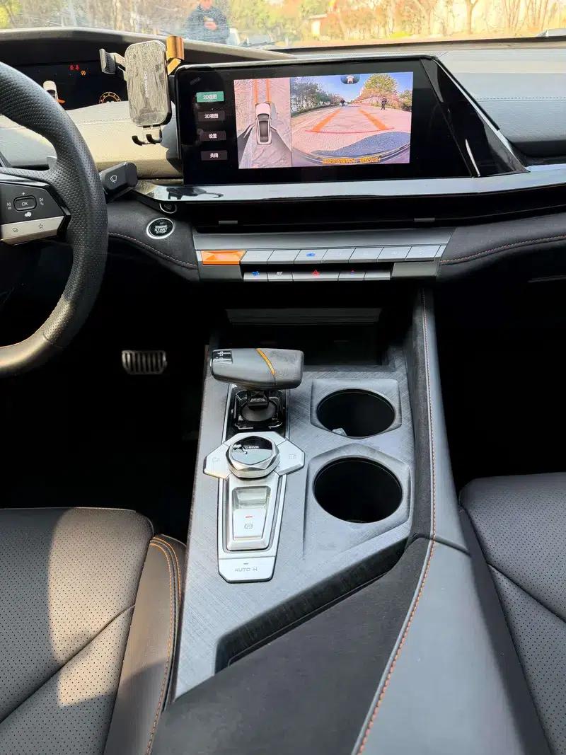 Changan UNI-V 2022 1.5T Premium Edition — миниатюра 13