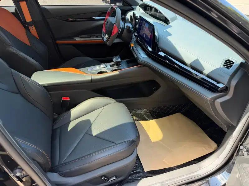 Changan UNI-V 2023 1.5T Premium Edition — миниатюра 9