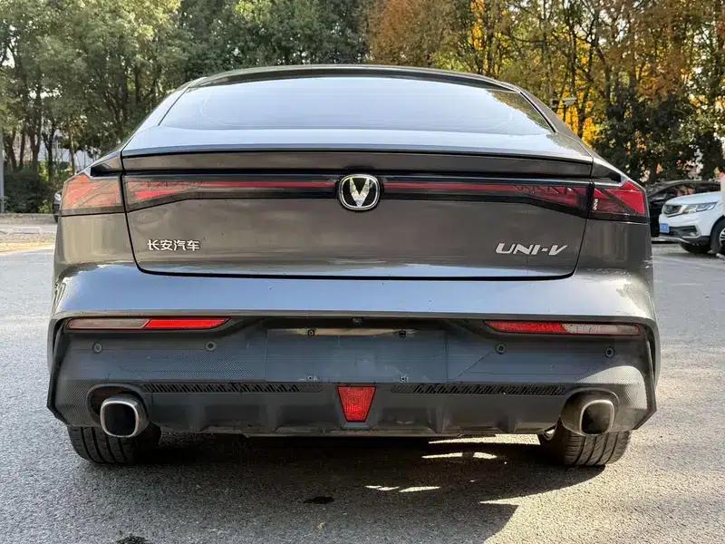 Changan UNI-V 2022 1.5T Premium Edition — миниатюра 6