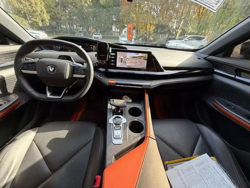 Changan UNI-V 2022 1.5T Premium Edition — миниатюра 8