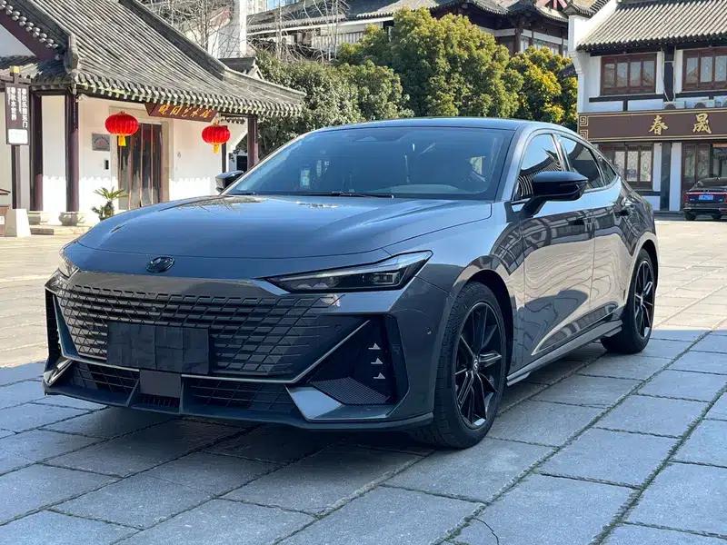 Changan UNI-V 2022 1.5T Premium Edition — миниатюра 1