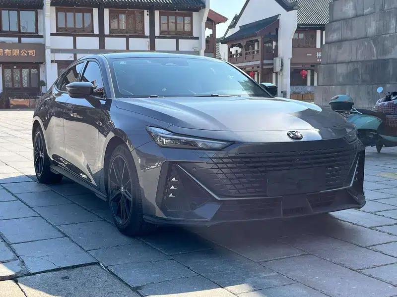 Changan UNI-V 2022 1.5T Premium Edition — миниатюра 3