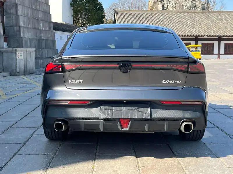 Changan UNI-V 2022 1.5T Premium Edition — миниатюра 5