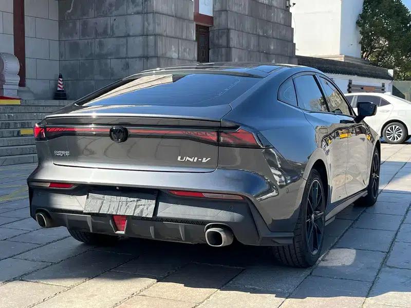 Changan UNI-V 2022 1.5T Premium Edition — миниатюра 6