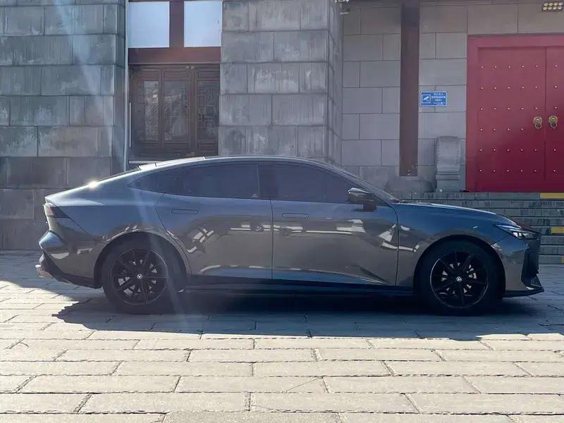 Changan UNI-V 2022 1.5T Premium Edition — миниатюра 7