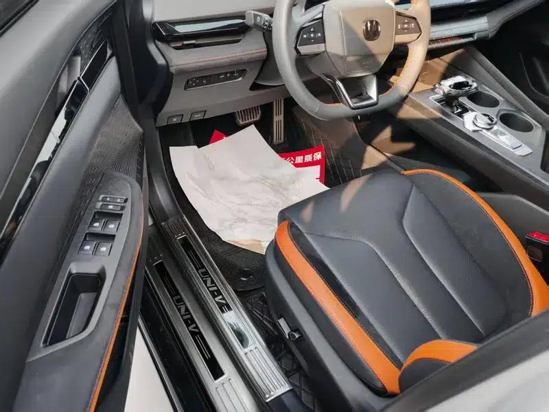 Changan UNI-V 2022 1.5T Sport Edition — миниатюра 11