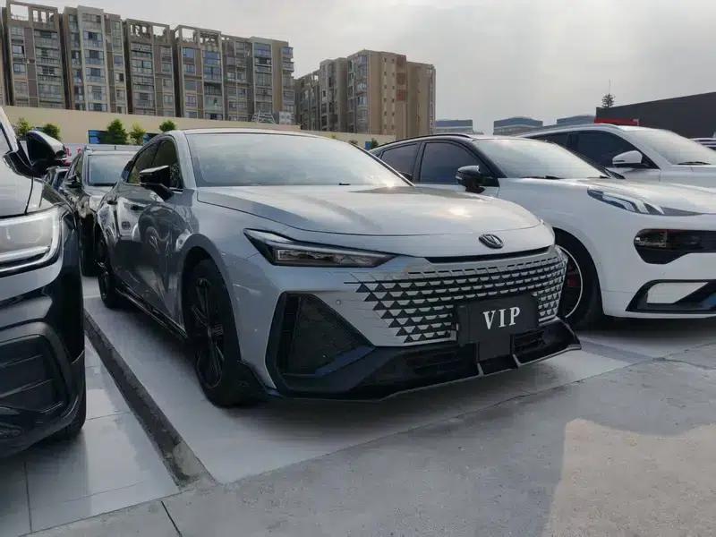 Changan UNI-V 2022 1.5T Sport Edition — миниатюра 3