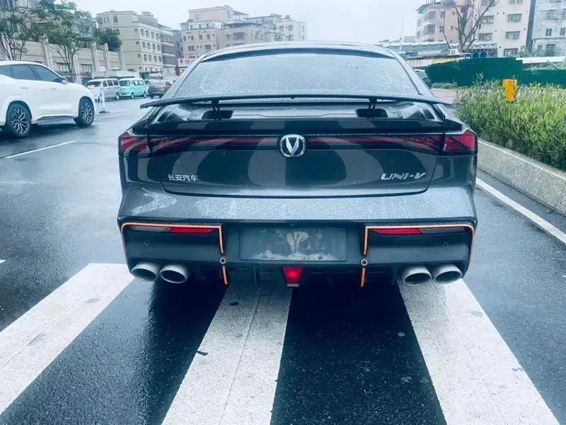 Changan UNI-V 2022 1.5T Sport Edition — миниатюра 4