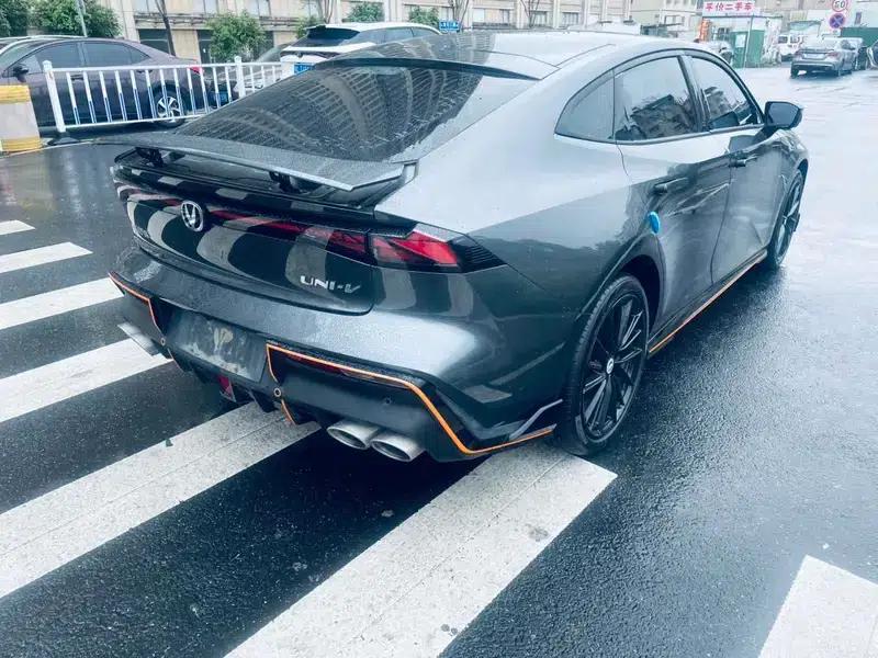 Changan UNI-V 2022 1.5T Sport Edition — миниатюра 5