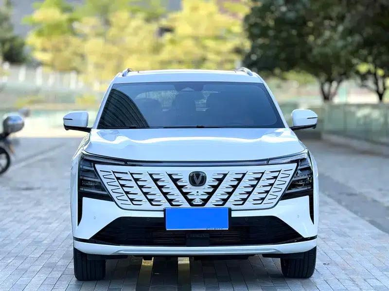 Changan CS75 PLUS 2025 Fourth Generation 1.5T New Blue Whale Smart Flagship Edition — миниатюра 2
