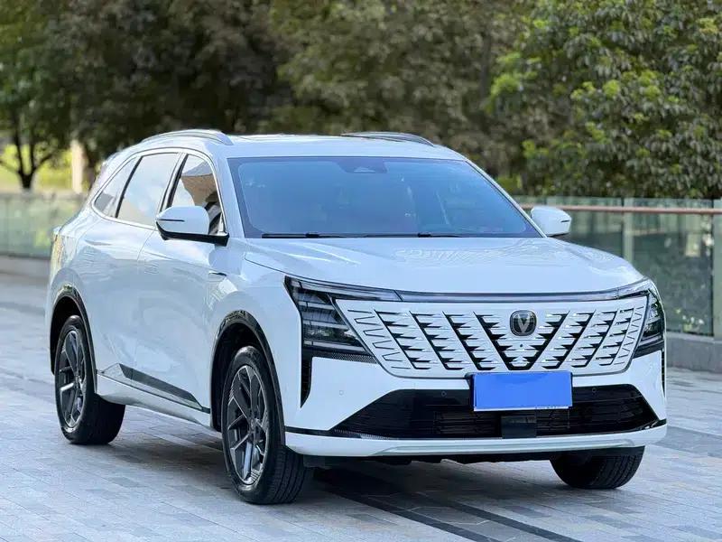 Changan CS75 PLUS 2025 Fourth Generation 1.5T New Blue Whale Smart Flagship Edition — миниатюра 3