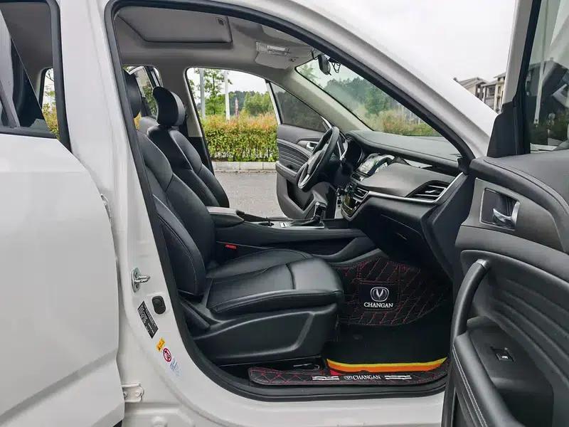 Changan CS35 PLUS 2021 Glory Million Edition 1.6L CVT Deluxe Edition — миниатюра 11