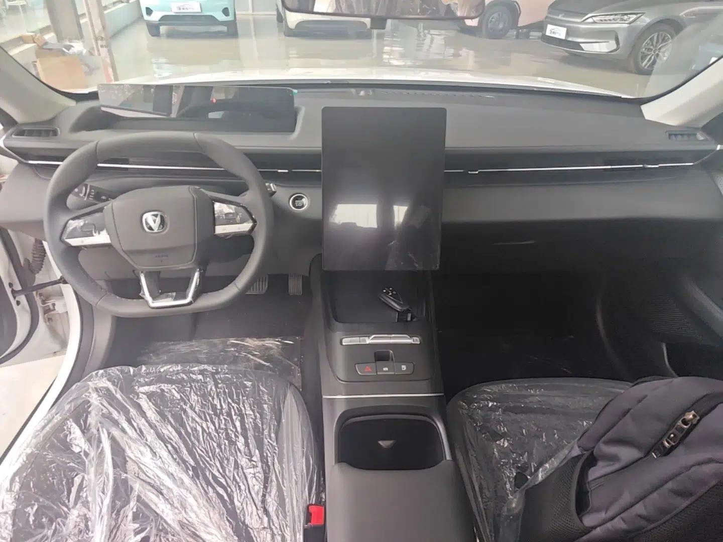 CHANGAN Eado PHEV 2025 Smart New Blue Whale 145KM High-Energy Edition — миниатюра 12