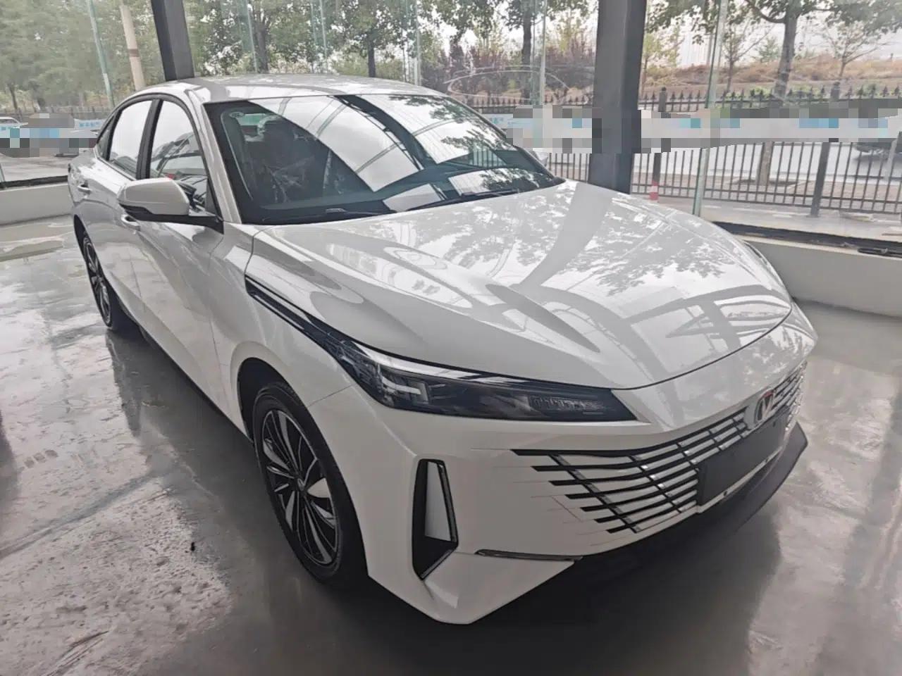 CHANGAN Eado PHEV 2025 Smart New Blue Whale 145KM High-Energy Edition — миниатюра 3