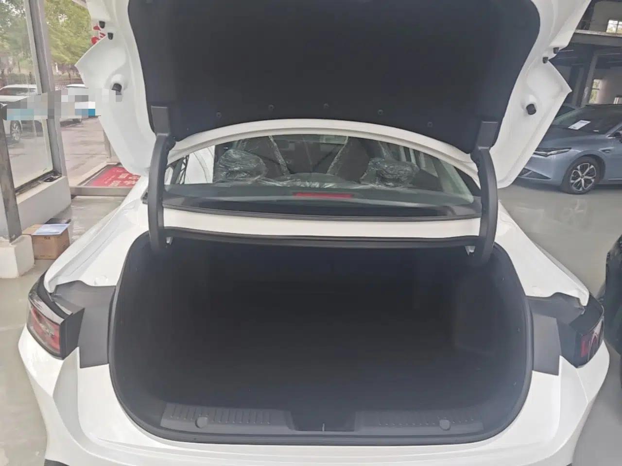 CHANGAN Eado PHEV 2025 Smart New Blue Whale 145KM High-Energy Edition — миниатюра 22