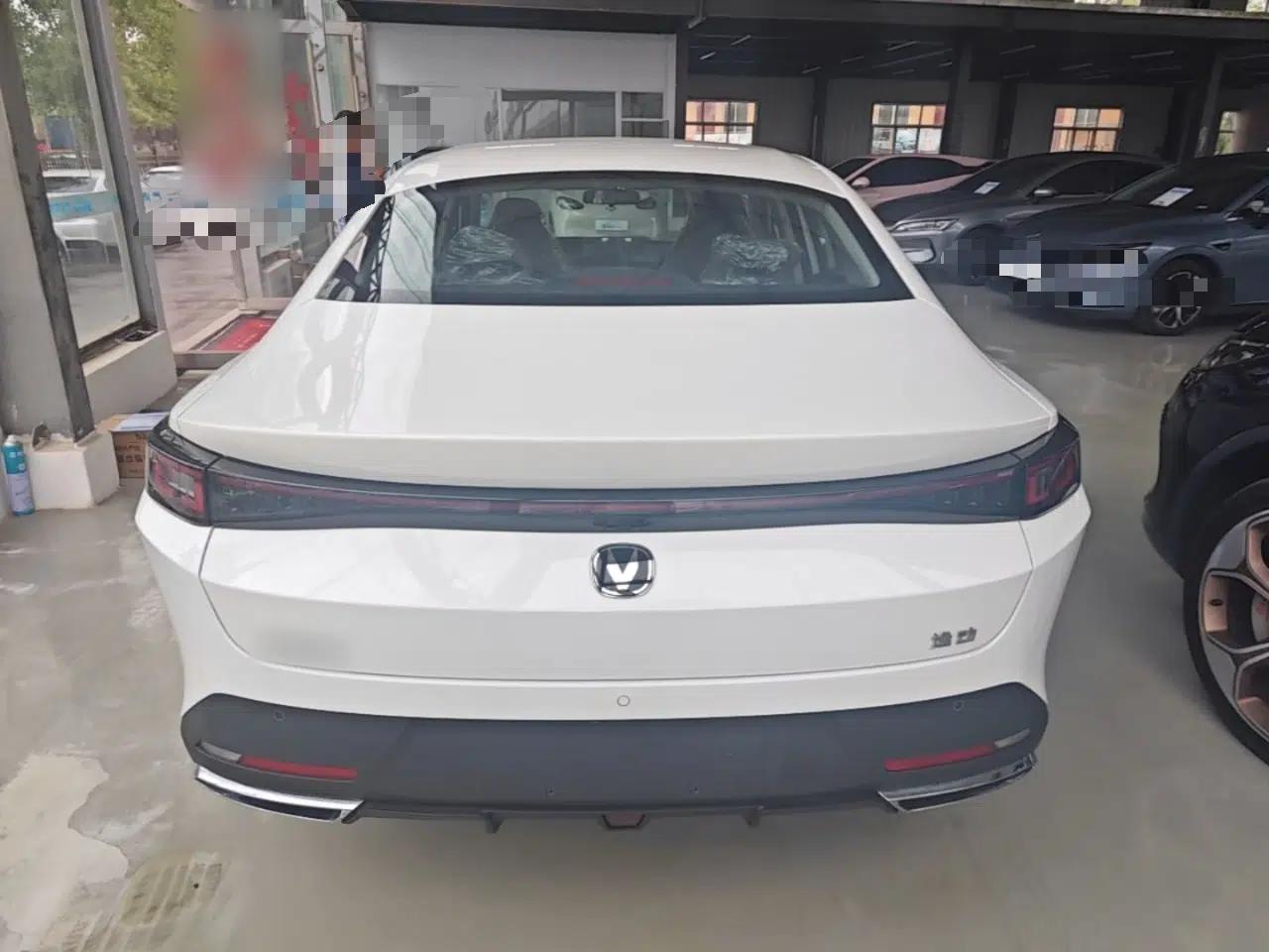CHANGAN Eado PHEV 2025 Smart New Blue Whale 145KM High-Energy Edition — миниатюра 5