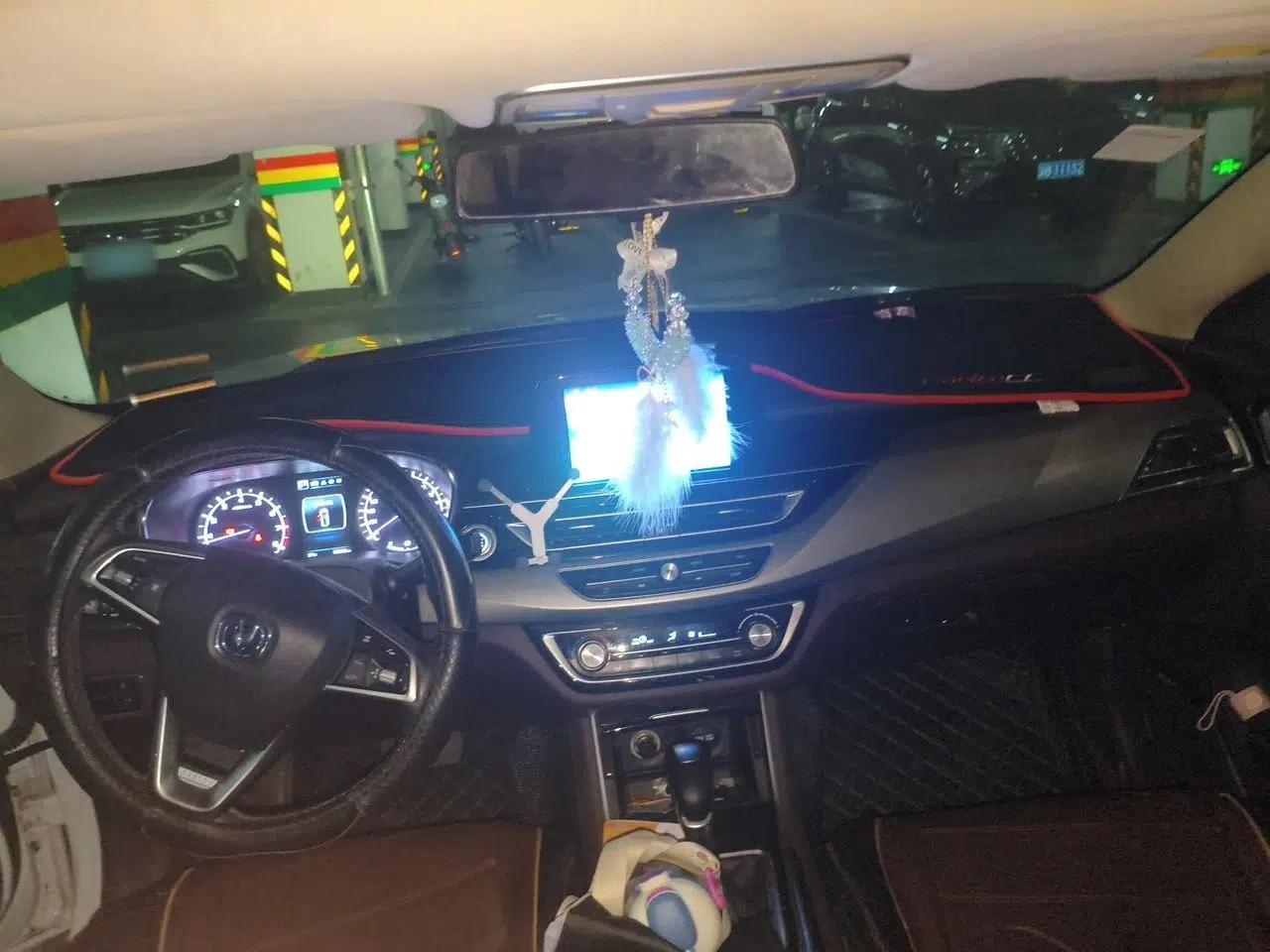 CHANGAN Raeton CC 2018 1.5T Automatic Elegant Starry Edition China V Standard — миниатюра 9