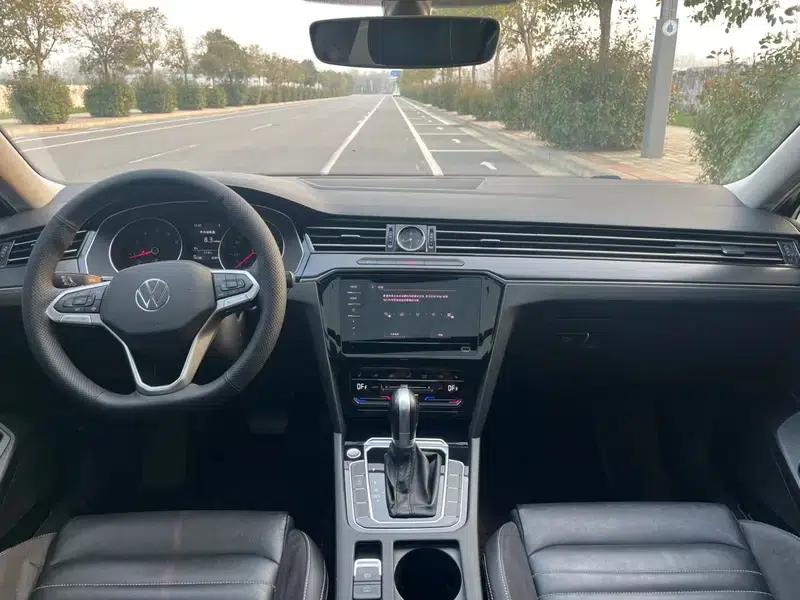 2020 Volkswagen Passat 330TSI DSG Leading Edition — миниатюра 6