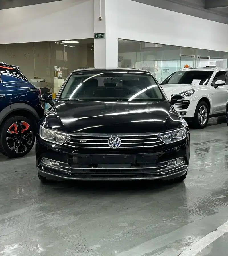 2018 Volkswagen Passat 330TSI DSG Leading Edition — миниатюра 2