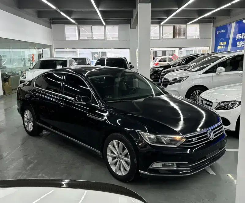 2018 Volkswagen Passat 330TSI DSG Leading Edition — миниатюра 3