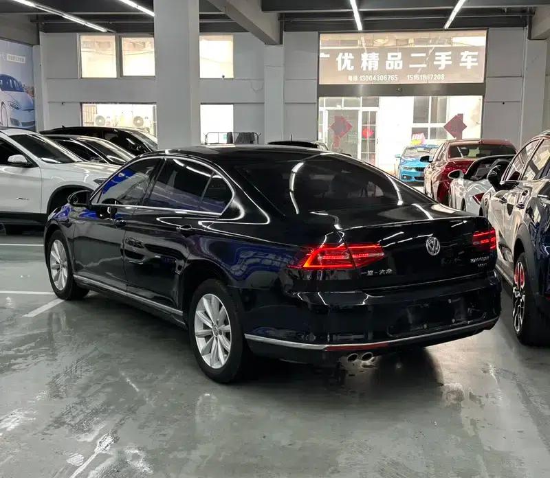 2018 Volkswagen Passat 330TSI DSG Leading Edition — миниатюра 4