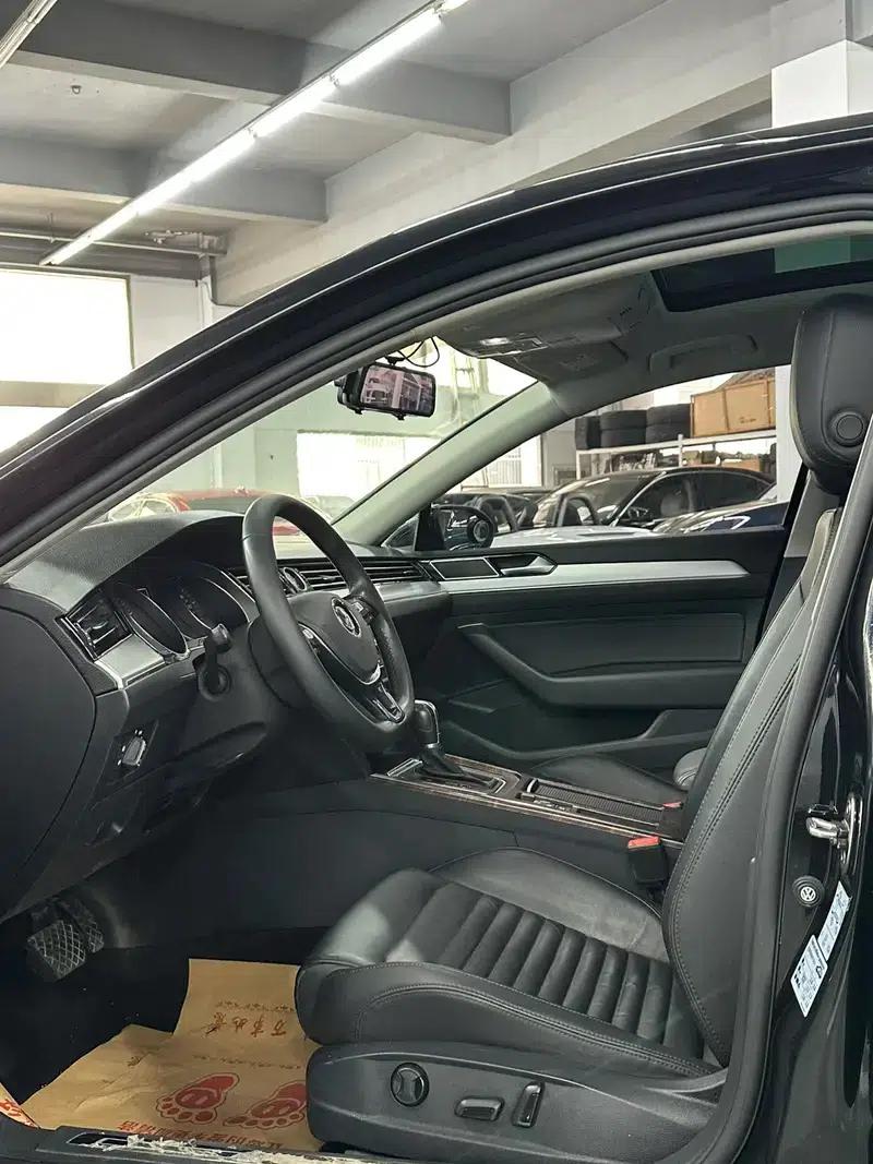 2018 Volkswagen Passat 330TSI DSG Leading Edition — миниатюра 6