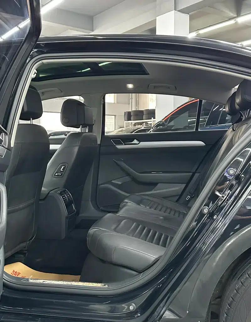 2018 Volkswagen Passat 330TSI DSG Leading Edition — миниатюра 8