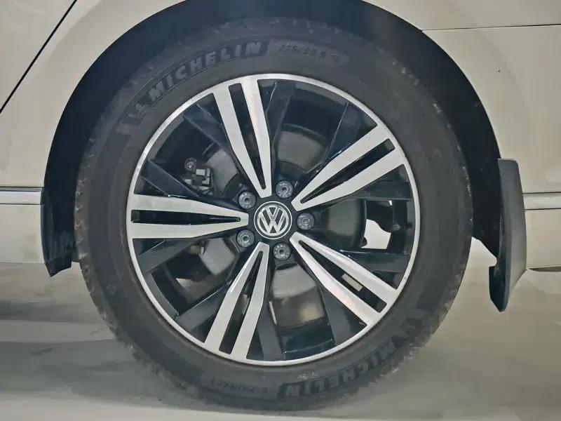 2017 Volkswagen Passat 380TSI DSG Luxury — миниатюра 4