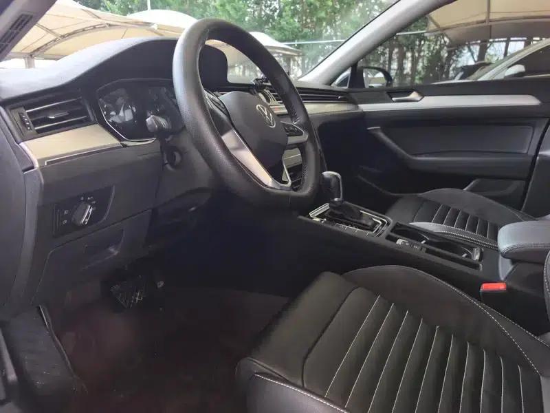 2020 Volkswagen Passat 330TSI DSG Leading Edition — миниатюра 13