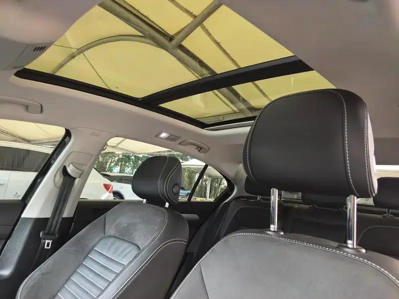 2020 Volkswagen Passat 330TSI DSG Leading Edition — миниатюра 16