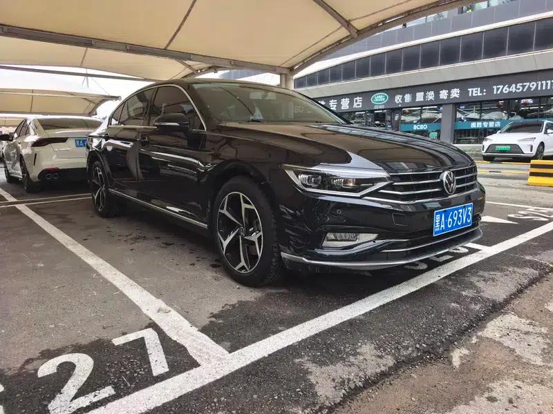 2020 Volkswagen Passat 330TSI DSG Leading Edition — миниатюра 3
