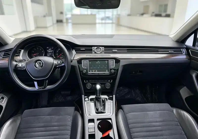 2017 Volkswagen Passat 330TSI DSG Luxury — миниатюра 6