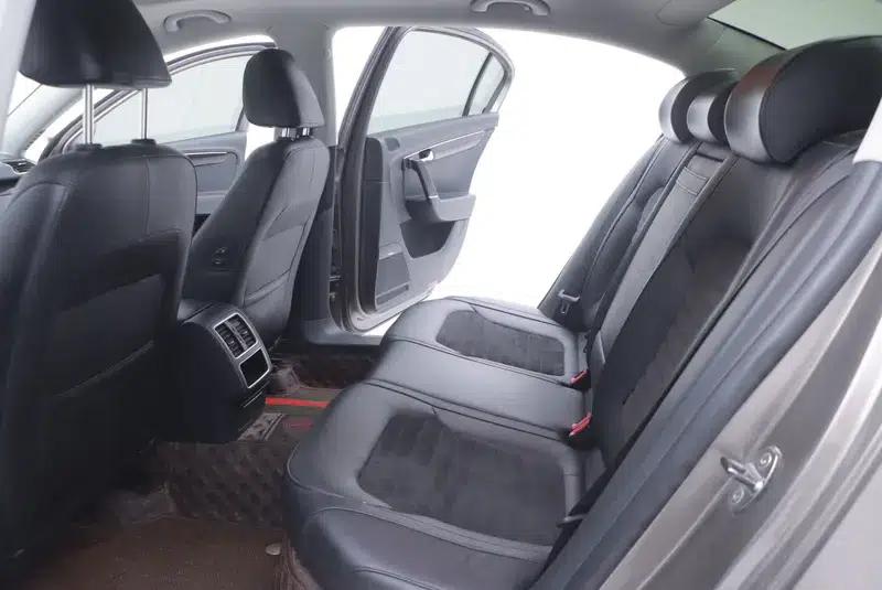 2015 Volkswagen Passat 1.8TSI Luxury — миниатюра 8