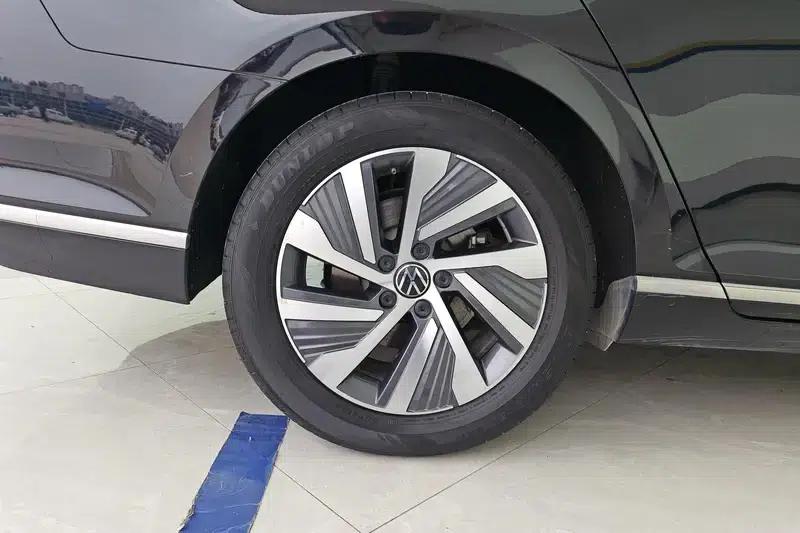 2022 Volkswagen Magotan PHEV Luxury Edition — миниатюра 12