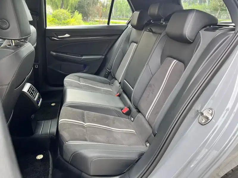 2023 Golf 280TSI DSG R-Line Lite — миниатюра 11