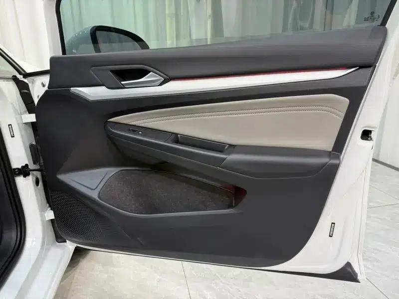 2023 Golf 280TSI DSG Pro — миниатюра 7