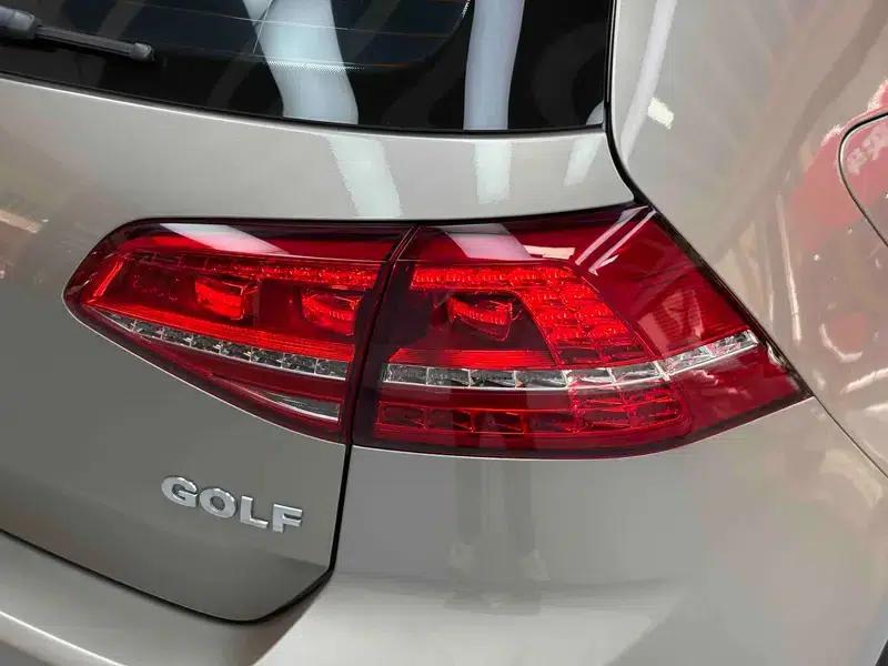 2014 Golf 1.6L Automatic Fashion Edition — миниатюра 24