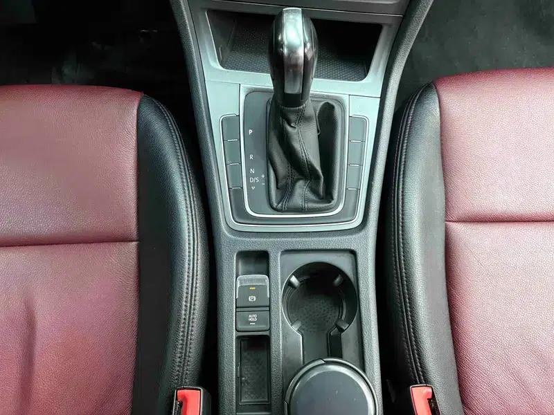 2014 Golf 1.6L Automatic Fashion Edition — миниатюра 29