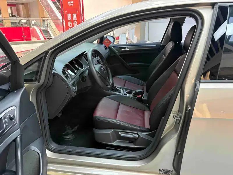 2014 Golf 1.6L Automatic Fashion Edition — миниатюра 31