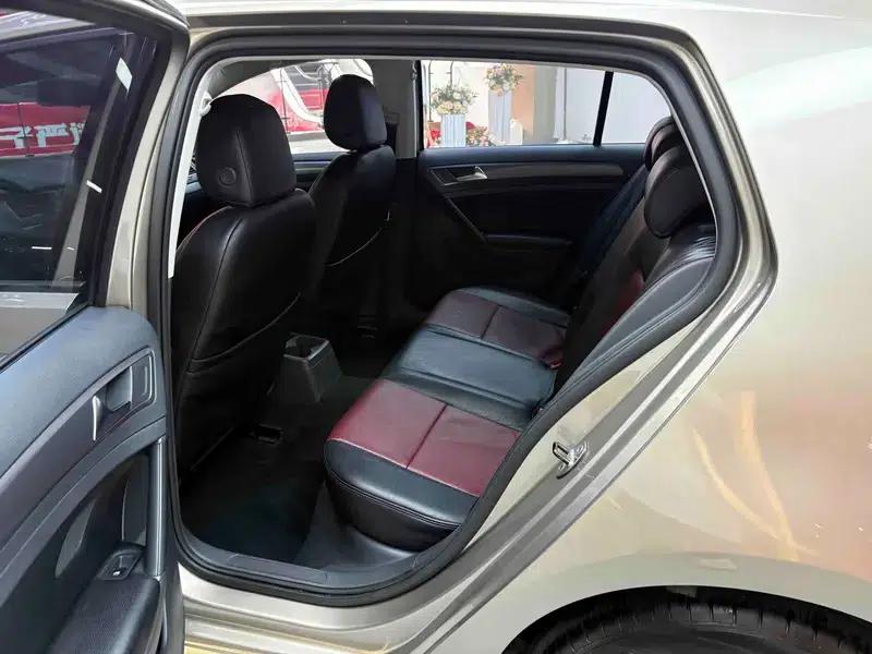 2014 Golf 1.6L Automatic Fashion Edition — миниатюра 32