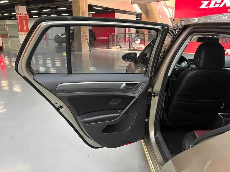 2014 Golf 1.6L Automatic Fashion Edition — миниатюра 35