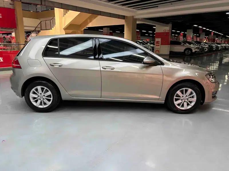 2014 Golf 1.6L Automatic Fashion Edition — миниатюра 8