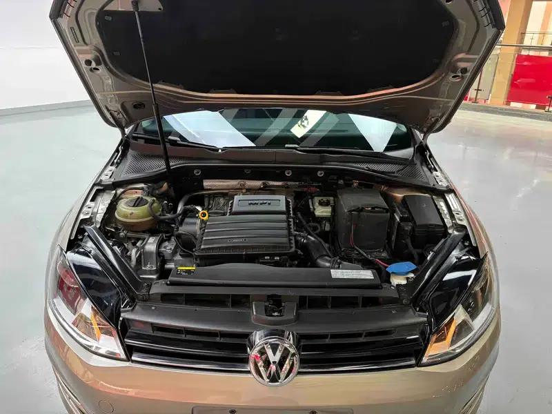 2014 Golf 1.6L Automatic Fashion Edition — миниатюра 10
